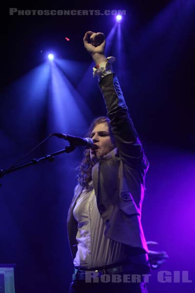 CHRISTINE AND THE QUEENS - 2011-04-12 - PARIS - La Fleche d'Or - 